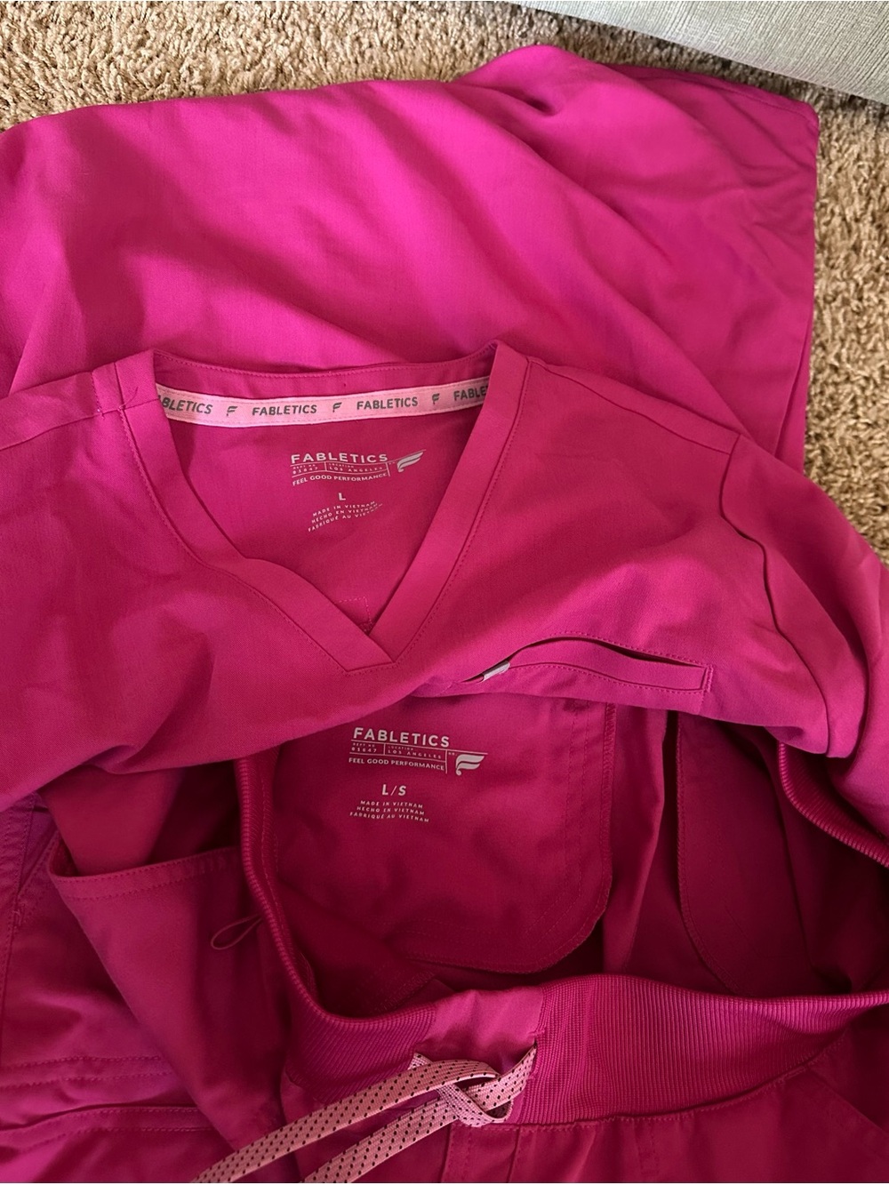 Fabletics Pink Scrub Set L/LS - Picture 13 of 13